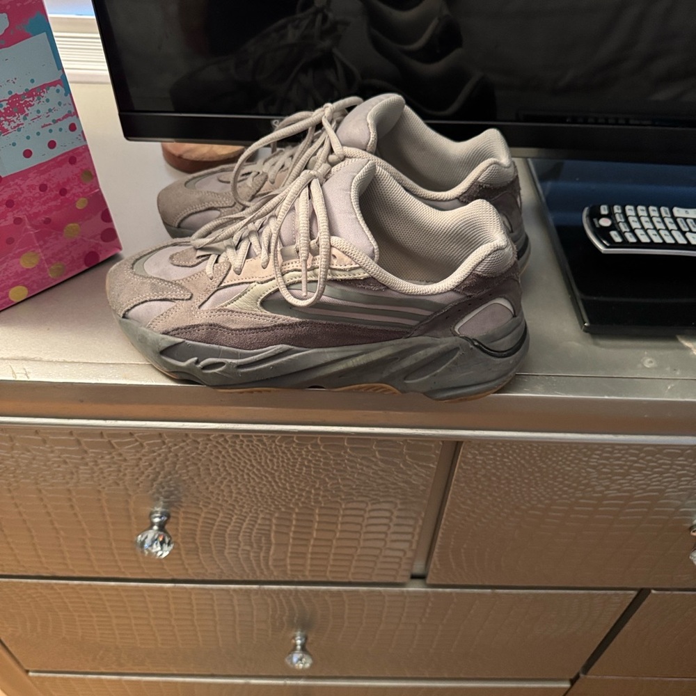 Yeezy Men's Shoes in Gray and Tan - Picture 3 of 4